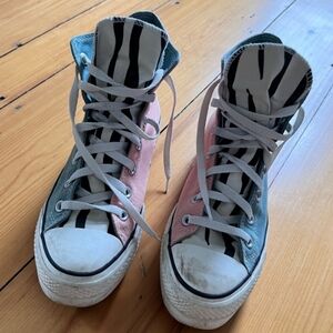 CUSTOM DESIGNED CONVERSE CHUCK TAYLORS